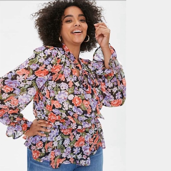 Forever 21 Tops - Forever 21 Chiffon Floral Blouse